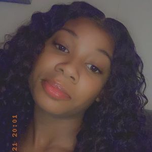 Meet your Posher, Dana